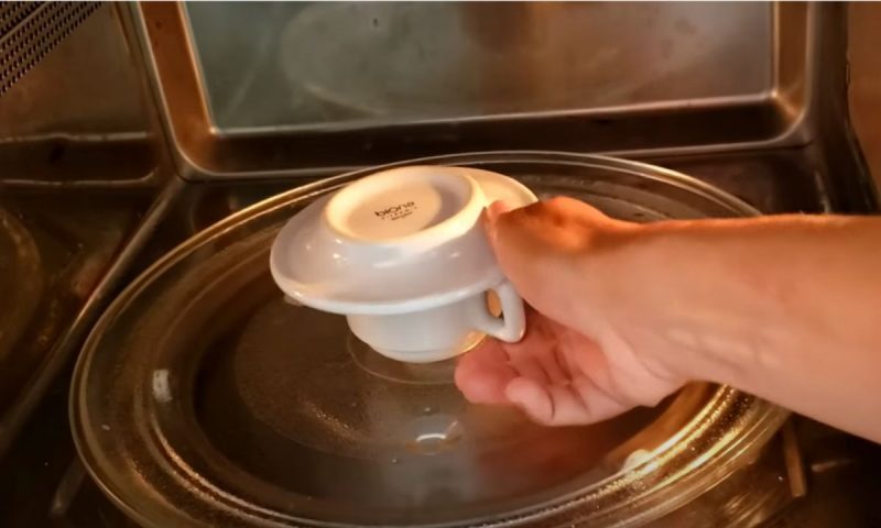 No micro-ondas por pouco mais de um minuto – Foto: Reprodu&ccedil;&atilde;o