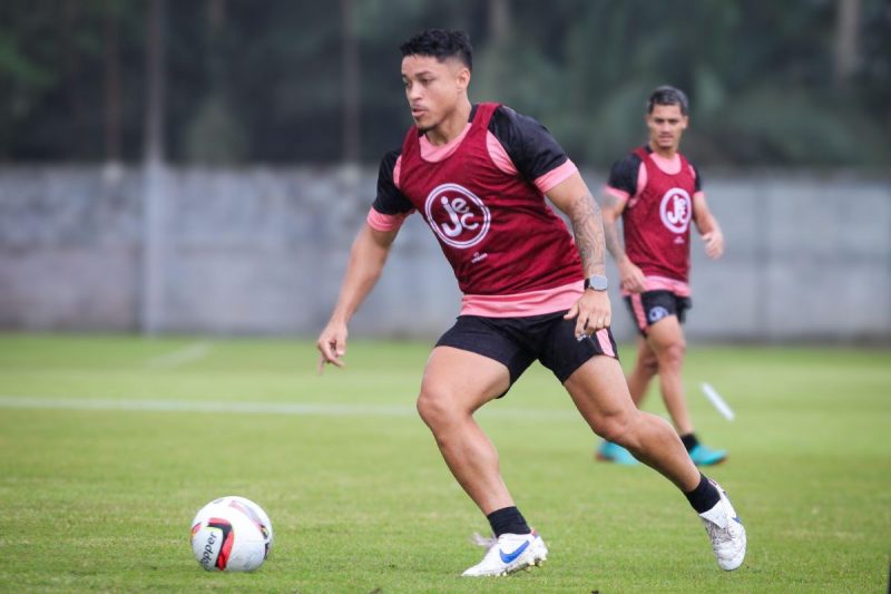 Meia reforça o peso do JEC e a necessidade de o time voltar a ter calendário