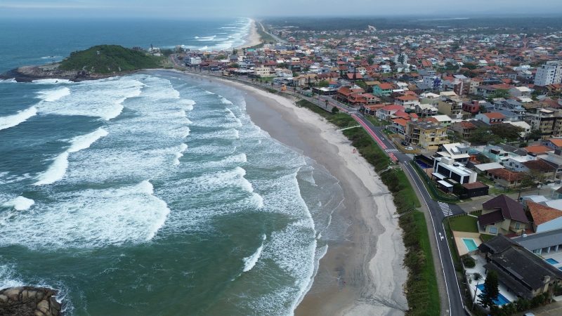 Praia da Saudade (Prainha) – Foto: Prefeitura de S&atilde;o Francisco do Sul/Divulga&ccedil;&atilde;o