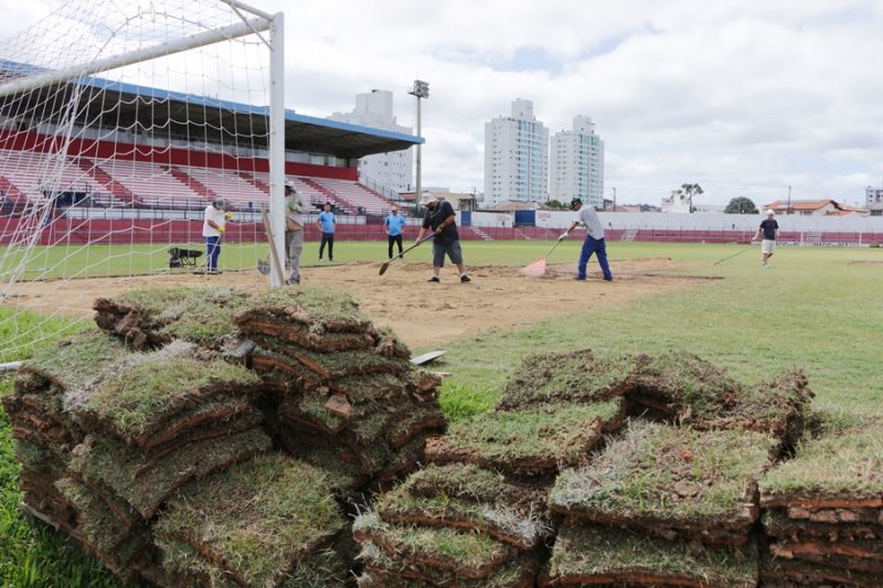 Obras no est&aacute;dio Vidal Ramos J&uacute;nior em Lages – Foto: Nilton Wolff/PML/ND