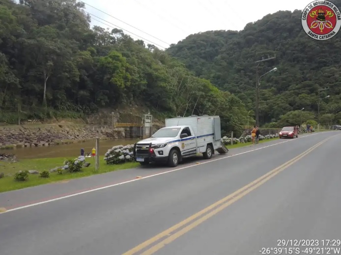 Segundo o Corpo de Bombeiros Militar, o homem foi arrastado após abertura das comportas da Barragem Palmeiras