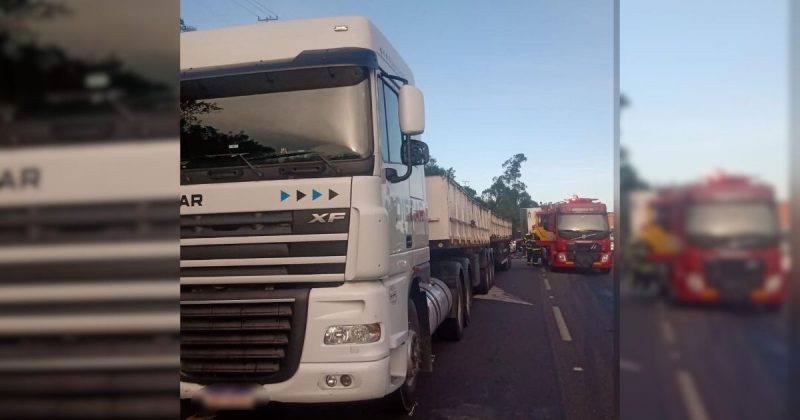 Acidente aconteceu na BR-101 no Sul de SC – Foto: Bombeiros Volunt&aacute;rios de Jaguaruna/Divulga&ccedil;&atilde;o/ND