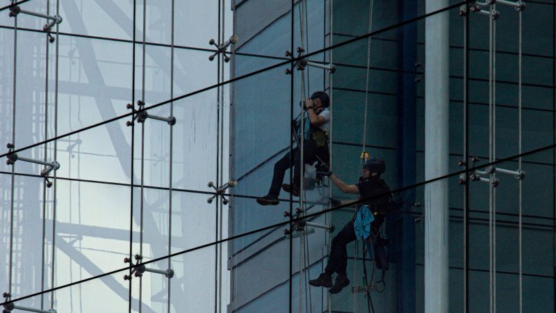 Criminosos usaram rapel para fugir do 11° andar 