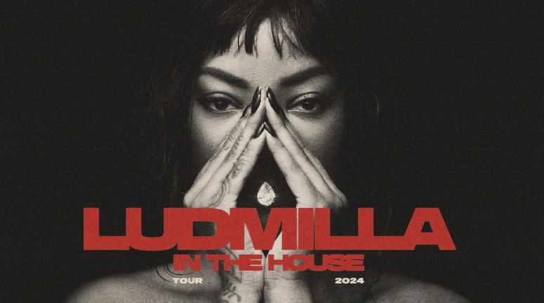 Cartaz de divulga&ccedil;&atilde;o da turn&ecirc; “Ludmilla In The House” que celebra os 10 aos de carreira da cantora carioca. Florian&oacute;polis &eacute; uma das 15 capitais escolhidas para receber o super show no dia 9 de agosto de 2024, na Arena Opus – Foto: Divulga&ccedil;&atilde;o