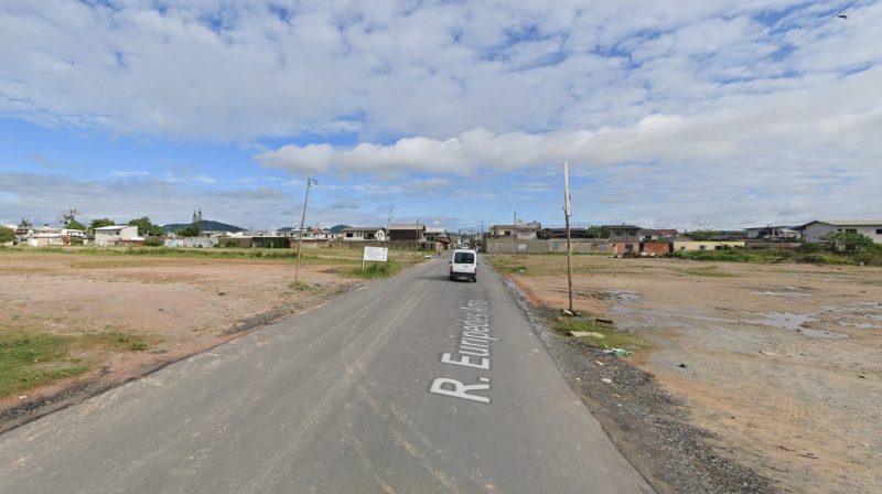 Imagem do Google Street View da Rua Eurípedes Amorim Leal, no bairro Cordeiros, em Itajaí (SC)