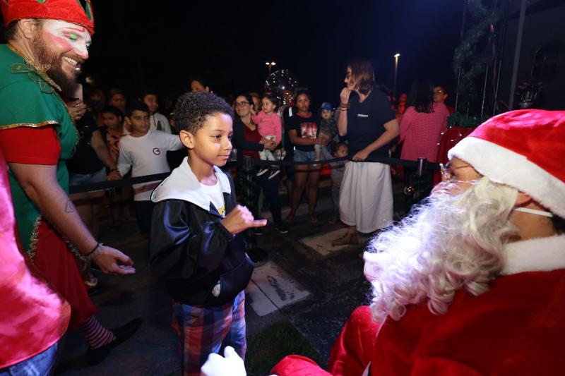 Ação de Natal em Florianópolis conta com a presença do Papai Noel