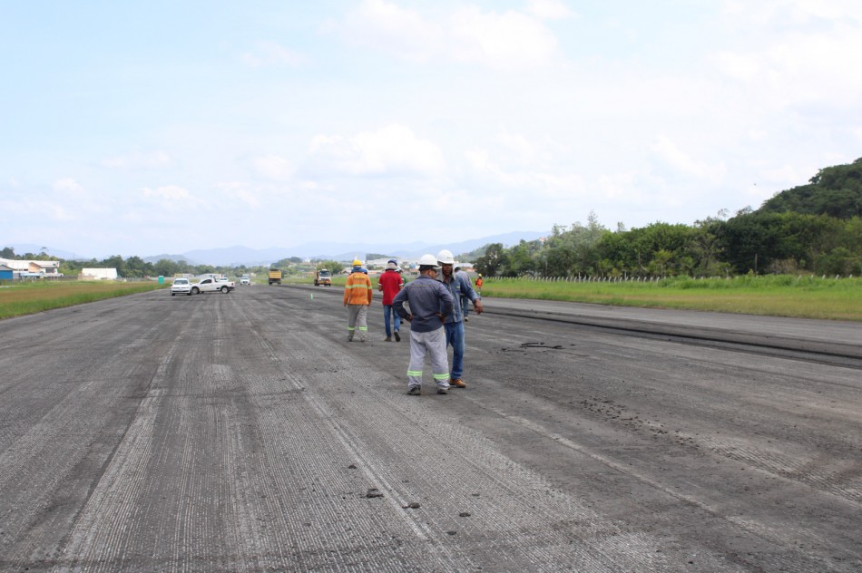 Work begins to upgrade the airport's runway - Michel Lamin/Reproduction/ND