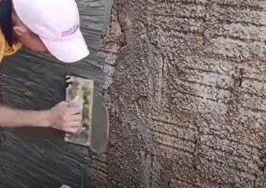 Pedreiro mostra como fazer obra barata