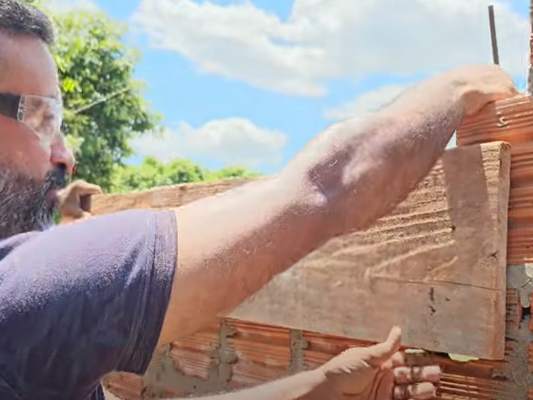 Pedreiro ensina dica de caixaria