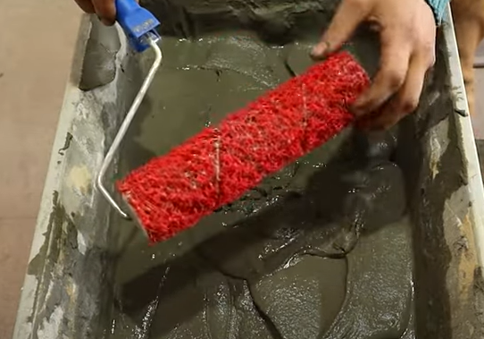 Pedreiro mostra várias dicas para aplicar textura