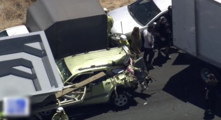 Piscina cai em cima do carro que estava a australiana – Foto: 9 News/R7/ND
