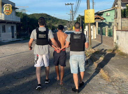 Condenado por estupro e pela morte de duas adolescentes foi preso em Gaspar 