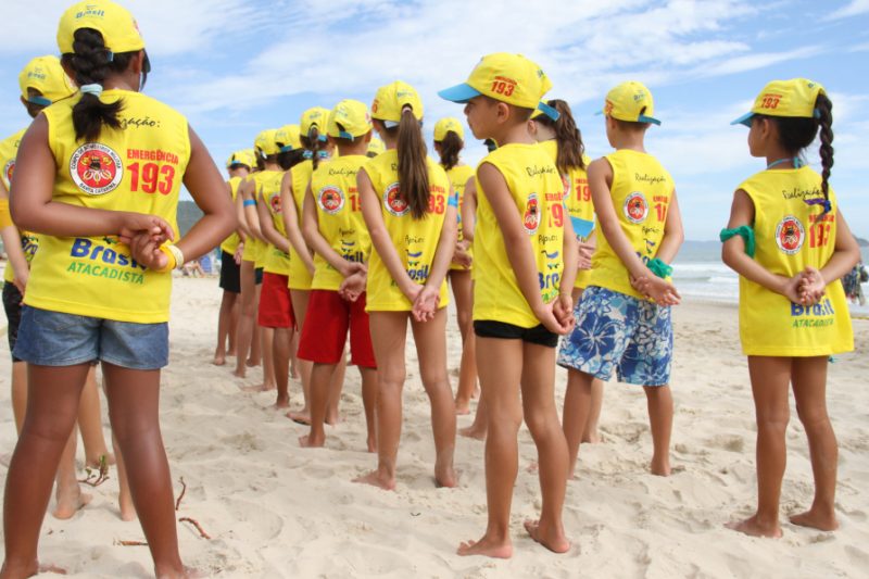 Crianças de 7 a 11 anos são capacitadas pelo Projeto Golfinho