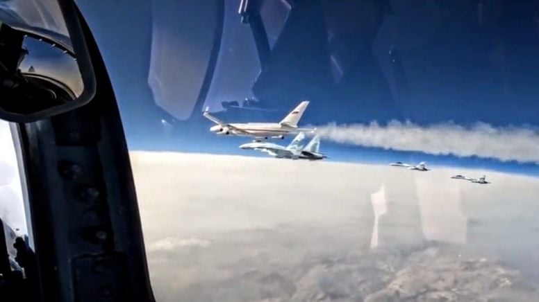 Avi&atilde;o presidencial russo escoltado por 4 ca&ccedil;as Su-35s&nbsp; – Foto: Reprodu&ccedil;&atilde;o/ND