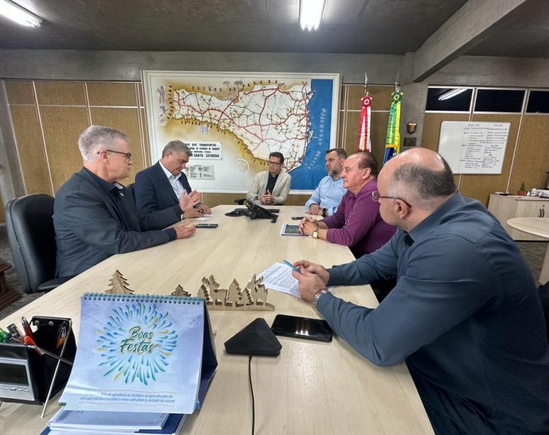 Meeting at DNIT to discuss progress on the coastal highway parallel to BR-101 North – Photo: Samantha Jacques/Divulvação/ND