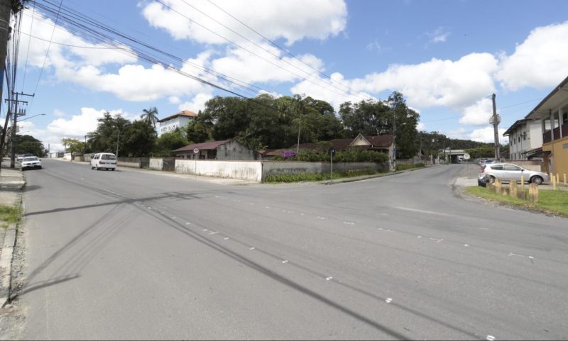 Ruas ficam no bairro Floresta