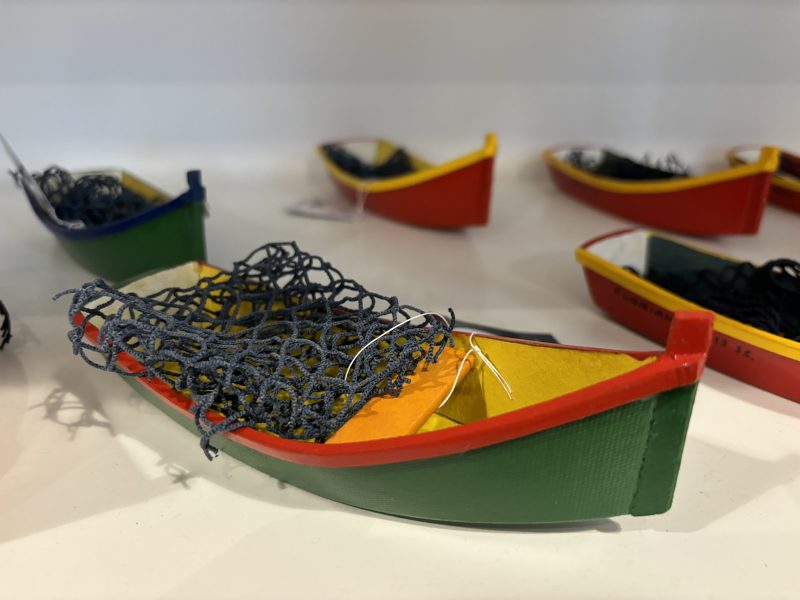 Barquinho &eacute; uma sugest&atilde;o de souvenir de Florian&oacute;polis – Foto: Gustavo Bruning