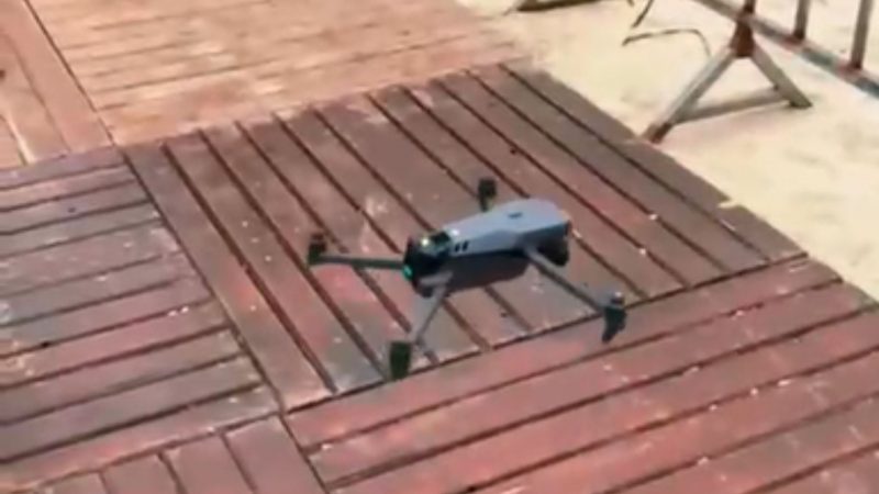 Drone com reconhecimento facial voando em Balneário Camboriú