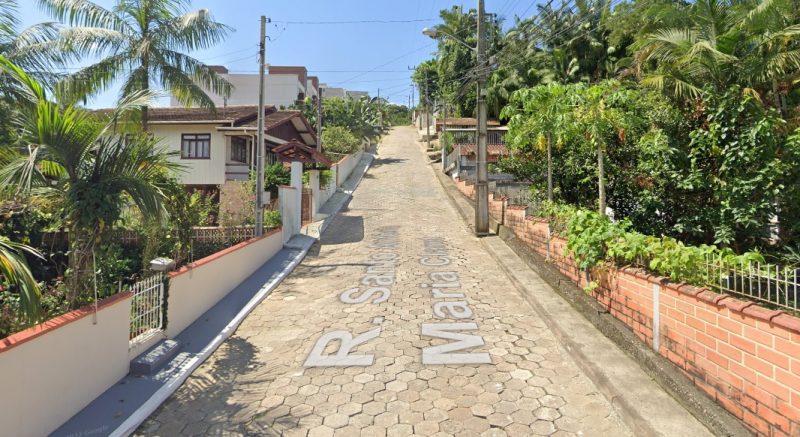 Caso aconteceu no início da tarde desta sexta-feira (29), no bairro Itoupava Norte; mulher estava com um intenso sangramento quando a Polícia Militar chegou ao local 