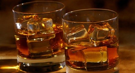 Patients under observation reported drinking artisanal whiskey – Photo: REPRODUCT / FREEPIK/ND