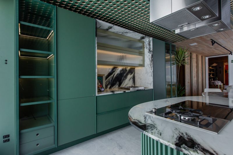Detalhes da cozinha com produtos da Space M&oacute;veis. – Foto: Alpes Arquitetura/Divulga&ccedil;&atilde;o