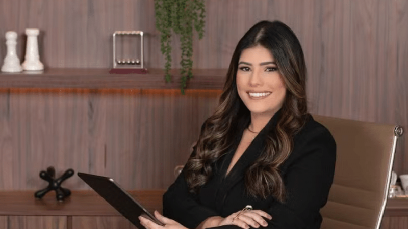 Quem é a advogada Brenda Oliveira, morta a tiros com cliente ao sair de delegacia?