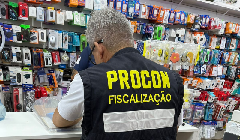 Objetos apreendidos n&atilde;o tinham comprova&ccedil;&atilde;o fiscal, segundo opera&ccedil;&atilde;o do Procon – Foto: Procon Florian&oacute;polis/Divulga&ccedil;&atilde;o/ND