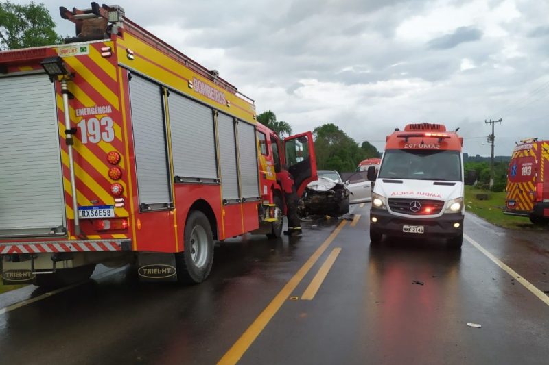PRF, bombeiros militares e Samu foram acionados para atender a ocorr&ecirc;ncia – Foto: Biluka/JMais