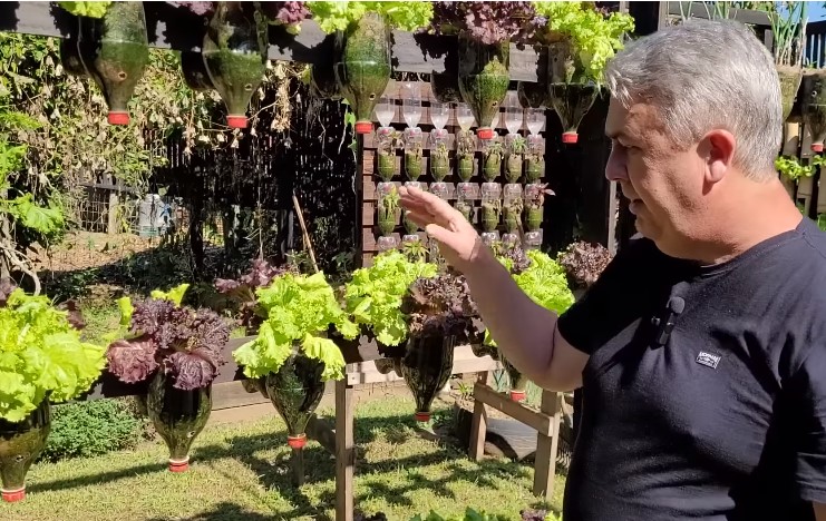 Passo a passo te ensina como cultivar alface em uma esp&eacute;cie de varal – Foto: Reprodu&ccedil;&atilde;o/YouTube/ND
