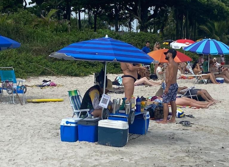 Fiscaliza&ccedil;&atilde;o j&aacute; fez mais de 400 apreens&otilde;es nesta temporada, enquanto den&uacute;ncias de ambulantes irregulares se proliferam – Foto: Divulga&ccedil;&atilde;o/ND