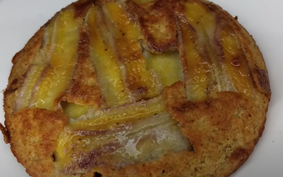 Aveia, ovo e banana juntos substituem o pão