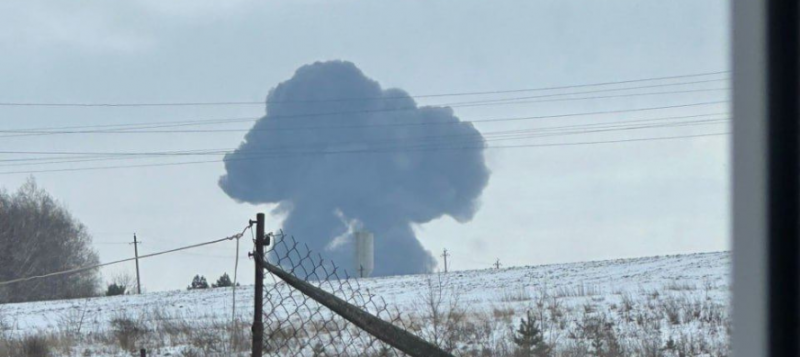 Avião militar russo cai e país acusa Ucrânia 