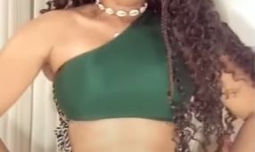 Youtuber apresenta uma diversidade de modelos