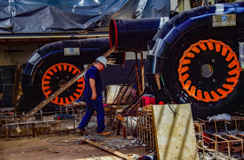 As tubula&ccedil;&otilde;es e as turbinas j&aacute; est&atilde;o posicionadas, aguardando a chegada dos geradores para t&eacute;rmino das montagens – Foto: PMSJ/ND