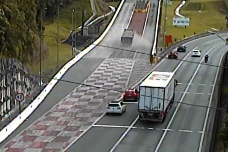 Área de escape da BR-376