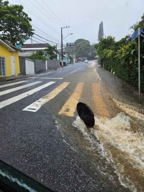 Inundações assustam moradores