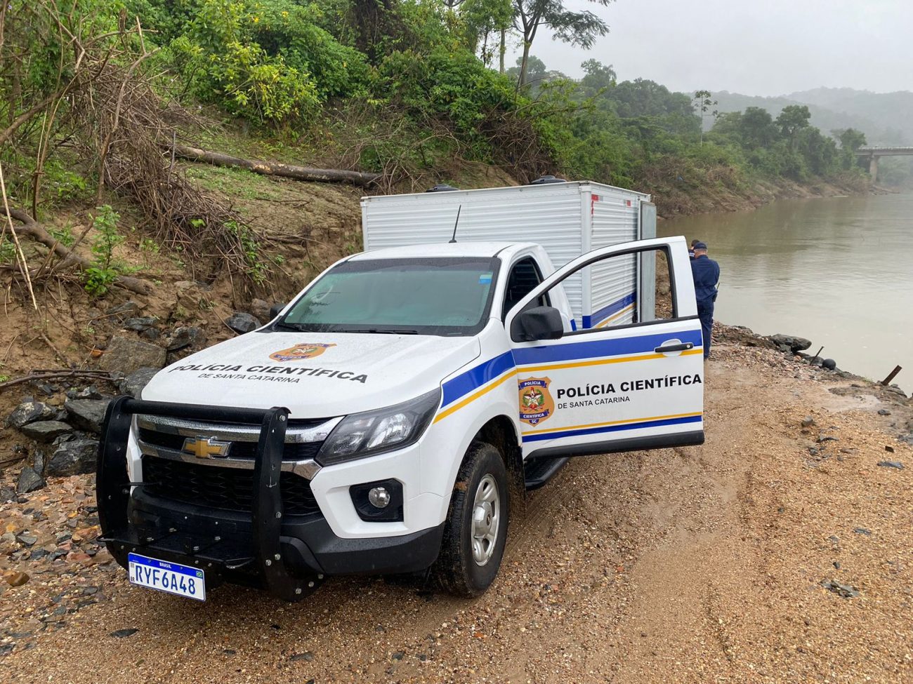 VÍdeos Corpo De Homem é Encontrado Boiando No Rio Itajaí Açu Em Blumenau