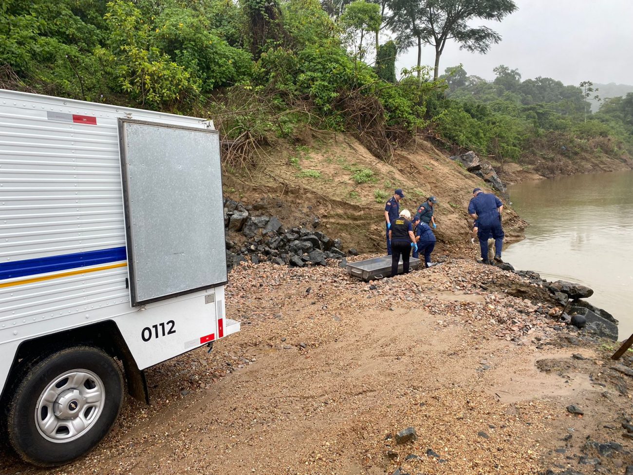 VÍdeos Corpo De Homem é Encontrado Boiando No Rio Itajaí Açu Em Blumenau