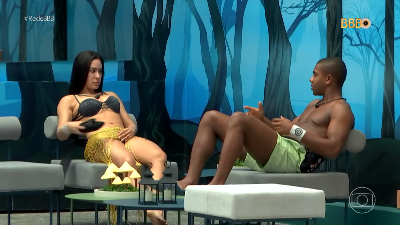 Isabelle e Davi conversam no BBB 24. – Foto: Canal do YouTube do Big Brother Brasil/Divulga&ccedil;&atilde;o/ND