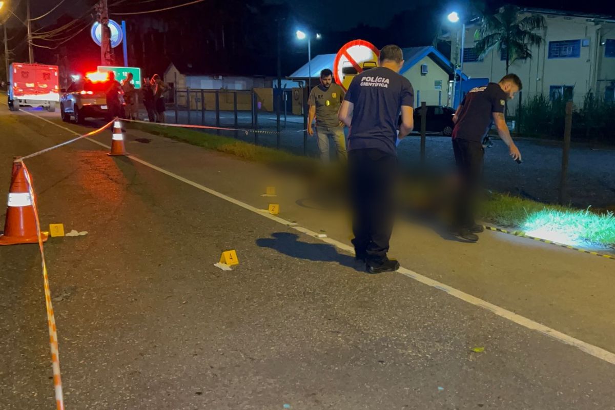 Crime ocorreu em Pirabeiraba, às margens da SC-418 - Ricardo Alves/NDTV