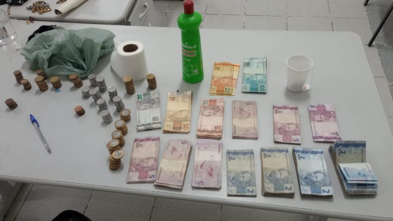 Drogas foram encontradas na residência &#8211; Foto: Polícia Militar/Reprodução/ND