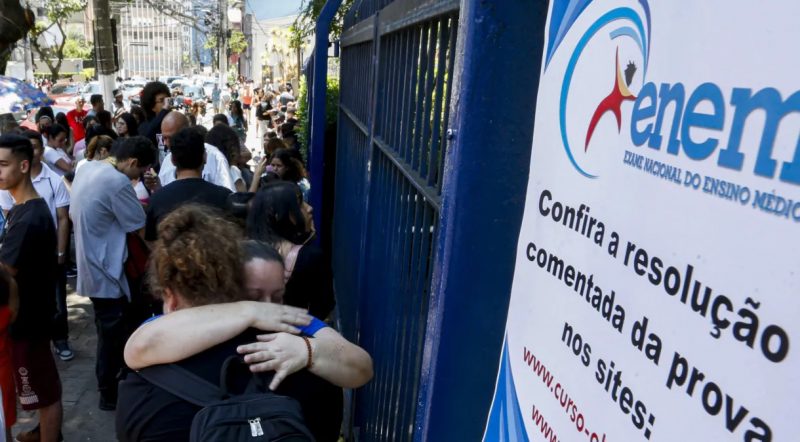 O Fies, programa do governo federal, destina-se a auxiliar financeiramente estudantes que desejam cursar universidades e faculdades privadas