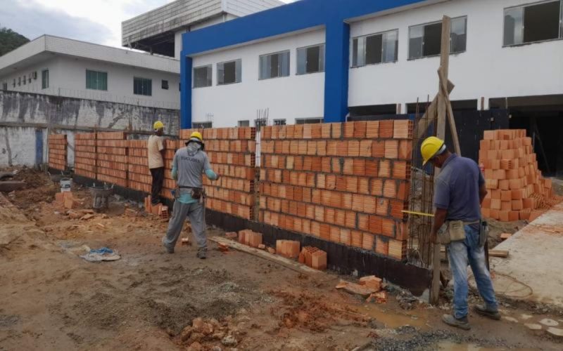 Reformas em andamento nas escolas municipais de Itajaí