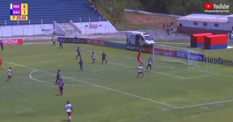 Goleiro falha feio em jogo da Copinha e viraliza