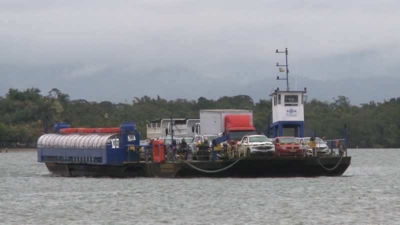 Ferry boat e balsa da Vila da Glória