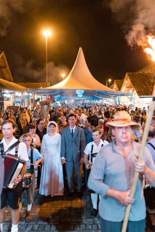 Sete desfiles ser&atilde;o realizados na Festa Pomerana – Foto: Daniel Zimmermann/Reprodu&ccedil;&atilde;o/ND