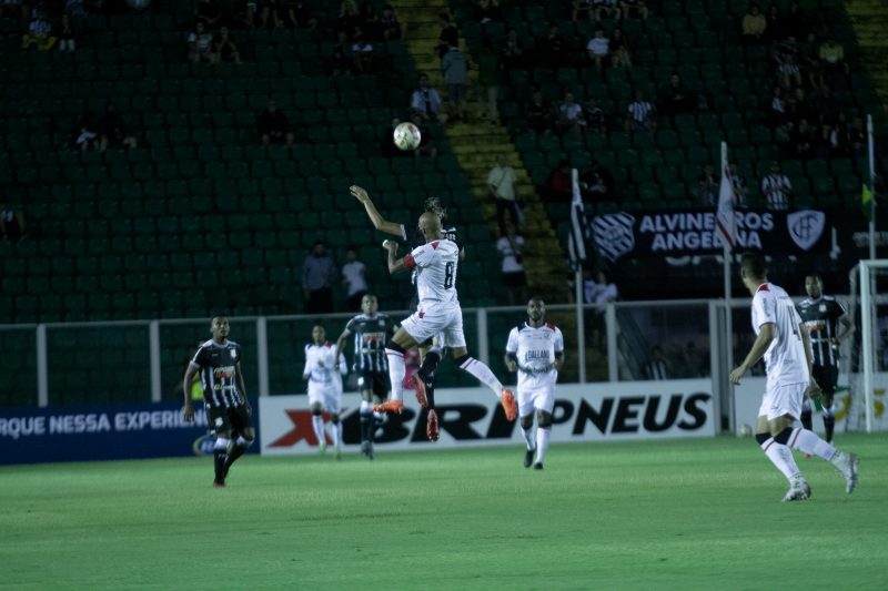 Figueirense fica apenas no empate contra o JEC – Foto: Patrick Floriani/FFC/ND