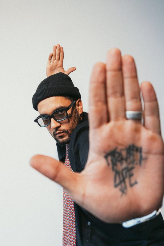 Rapper e MC Mr. Ronaldz, de Bombinhas, lan&ccedil;a o quarto &aacute;lbum da carreira com show sexta-feira (26) no Marikush, na Praia de Canto Grande – Foto: Heifara Nascimento/Divulga&ccedil;&atilde;o