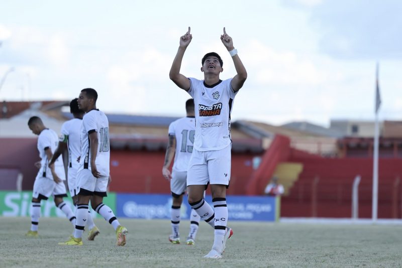 Samuel fez o primeiro gol do Figueirense