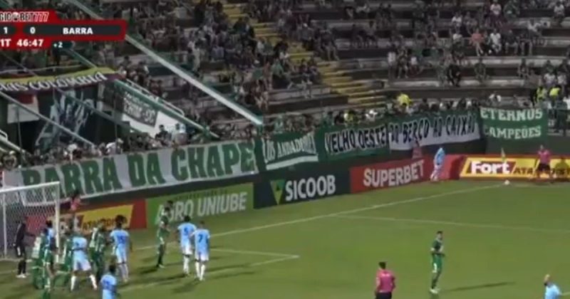 Atacante do Barra faz gol olímpico na Arena Condá